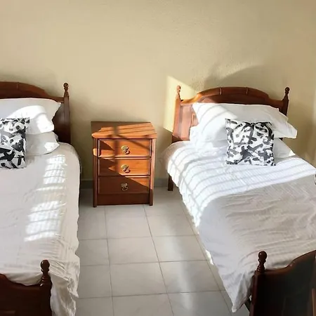 5 Bedroom House, Private Pool & Outside Kitchen