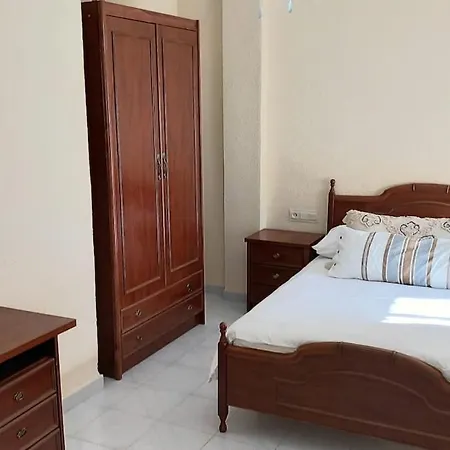 Holiday home 5 Bedroom House, Private Pool & Outside Kitchen *
