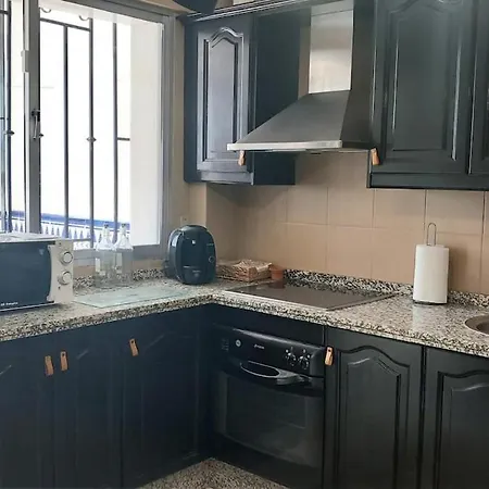 Holiday home 5 Bedroom House, Private Pool & Outside Kitchen *