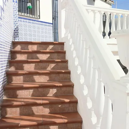 5 Bedroom House, Private Pool & Outside Kitchen Holiday home