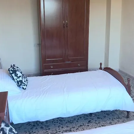 5 Bedroom House, Private Pool & Outside Kitchen *