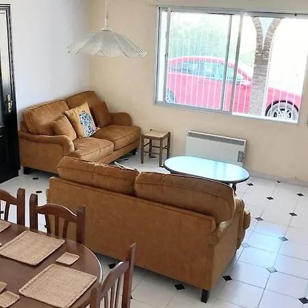 5 Bedroom House, Private Pool & Outside Kitchen Holiday home